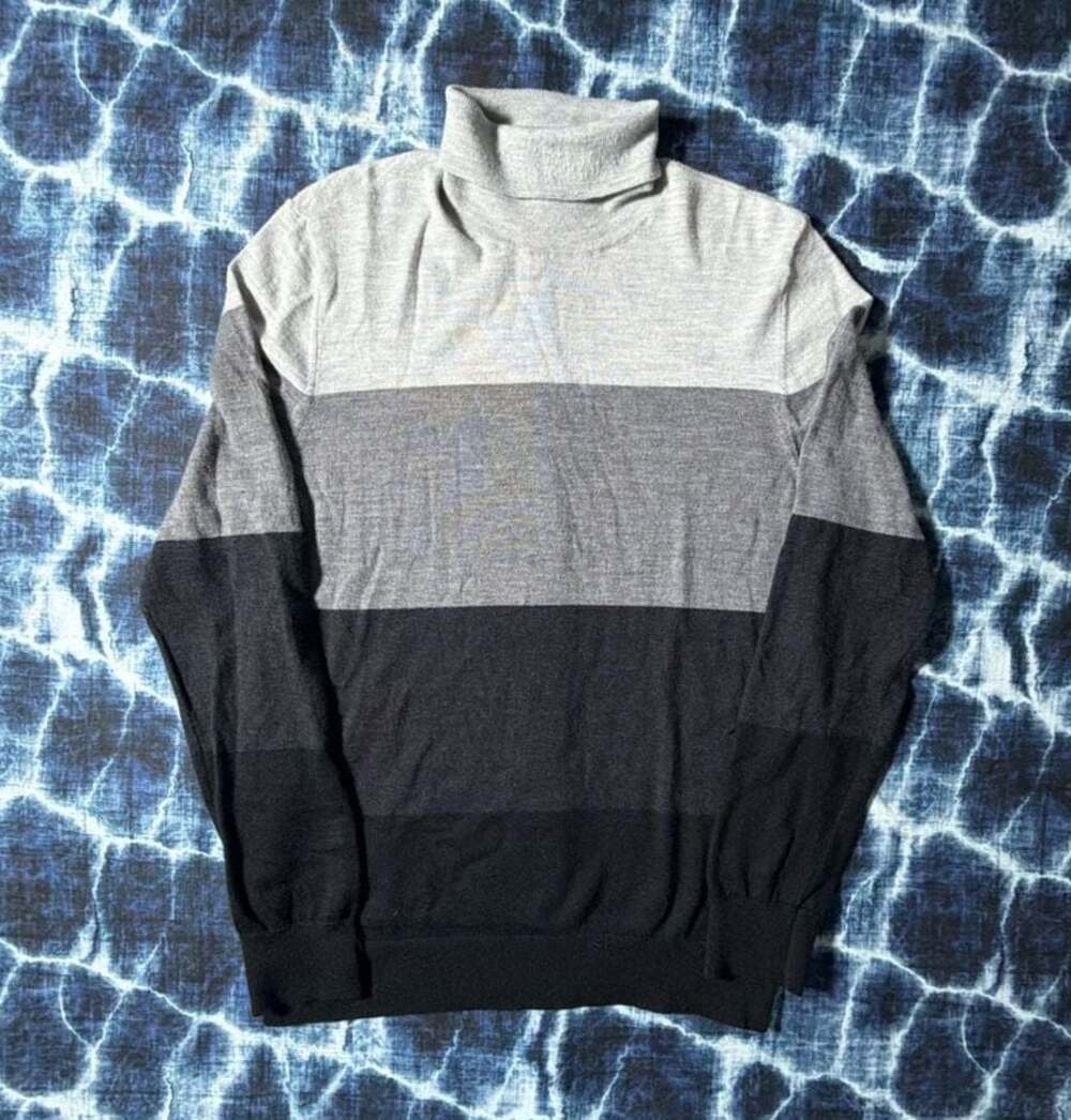 Express Men's Merino Wool Blend Colorblock Turtleneck Sweater Gray Gradient